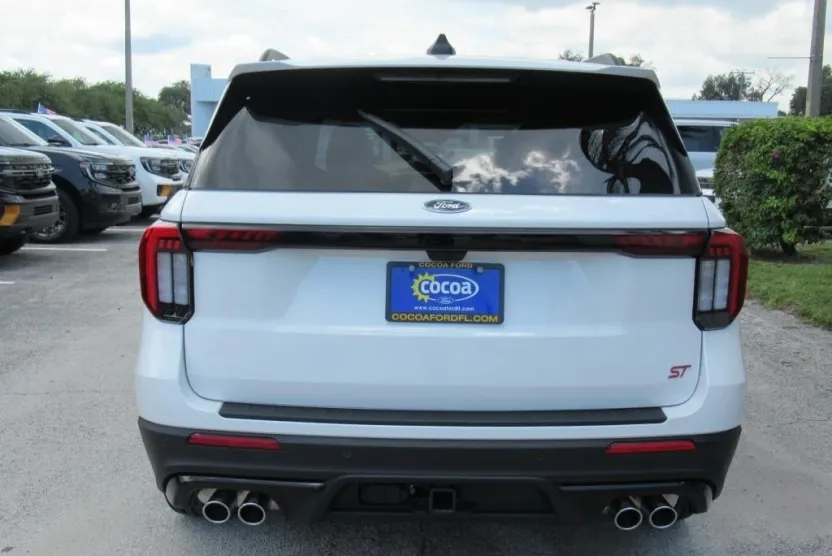 2025 Ford Explorer ST photo 1