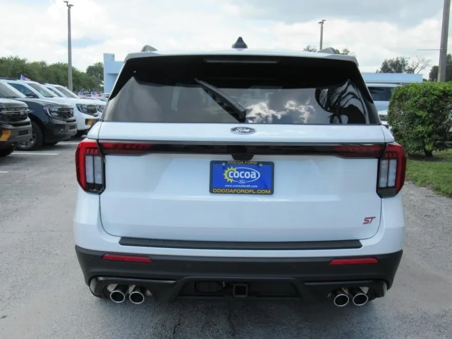 2025 Ford Explorer ST photo 1