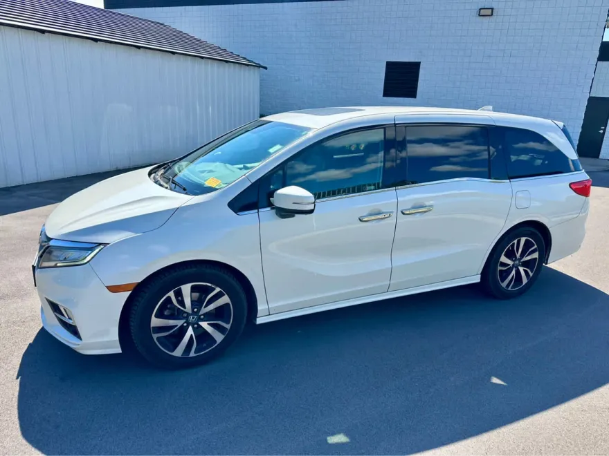 2018 Honda Odyssey Elite photo 1