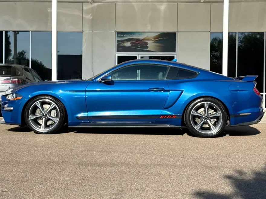2022 Ford Mustang GT photo 1