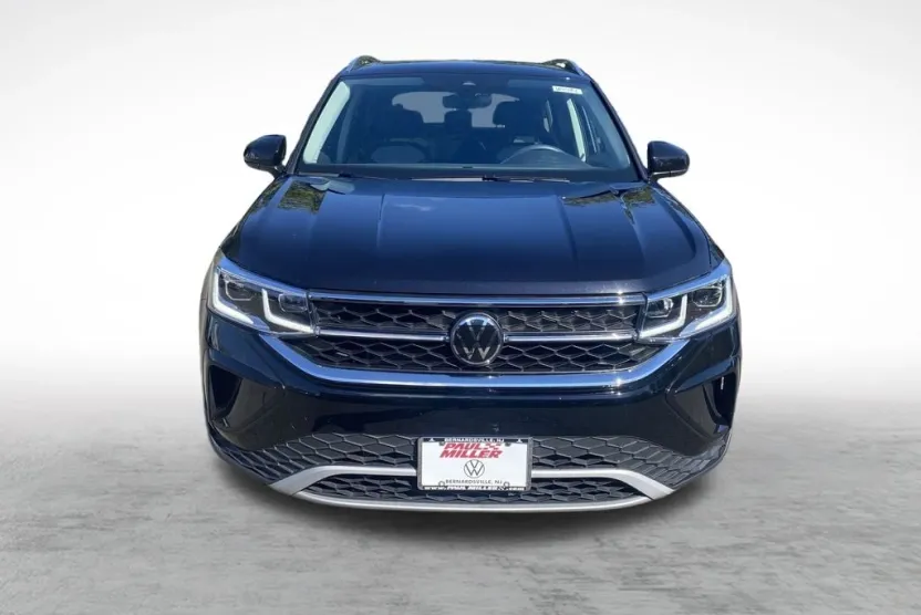 2024 Volkswagen Taos SEL photo 1