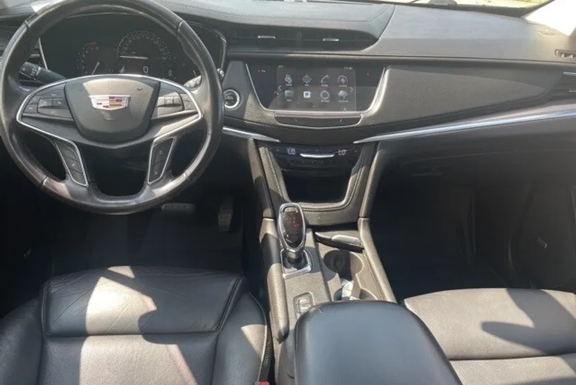 2018 Cadillac XT5 Luxury photo 1