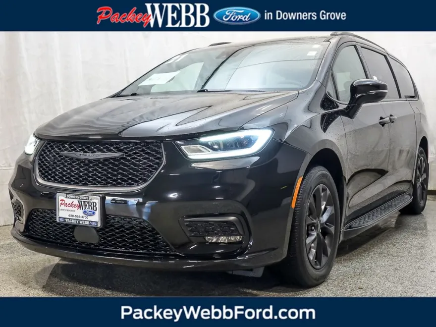 2021 Chrysler Pacifica Touring L photo 1