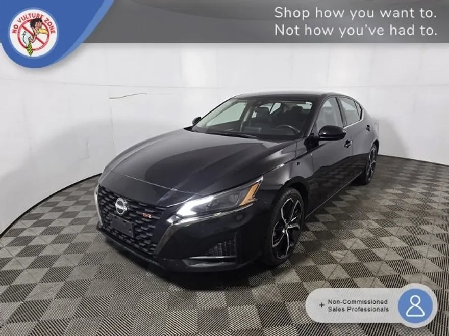 2024 Nissan Altima 2.5 SR photo 1