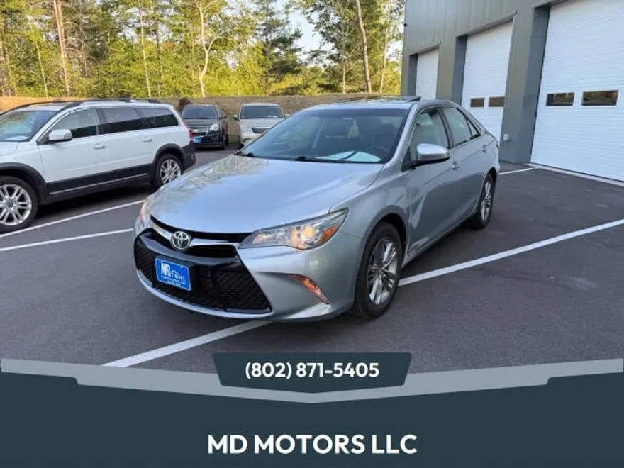 2016 Toyota Camry photo 1