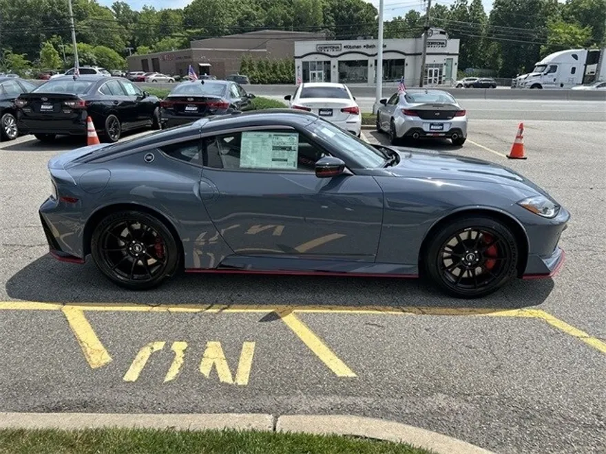 2024 Nissan Z Nismo photo 4