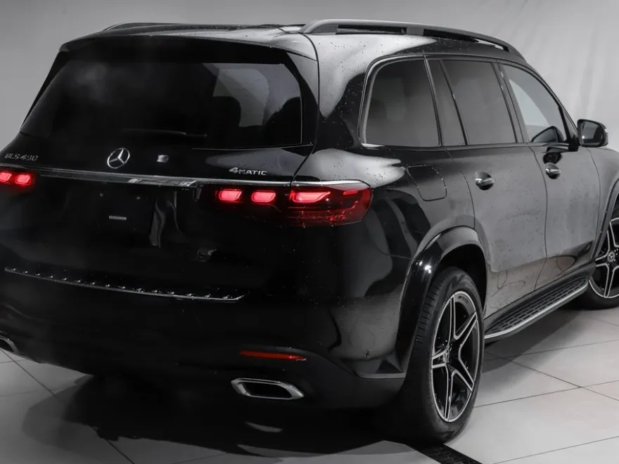 2026 Mercedes Benz GLS 450 4MATIC photo 1