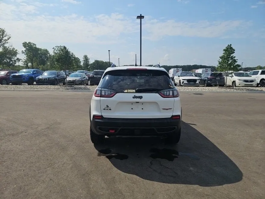 2022 Jeep Cherokee Trailhawk photo 1