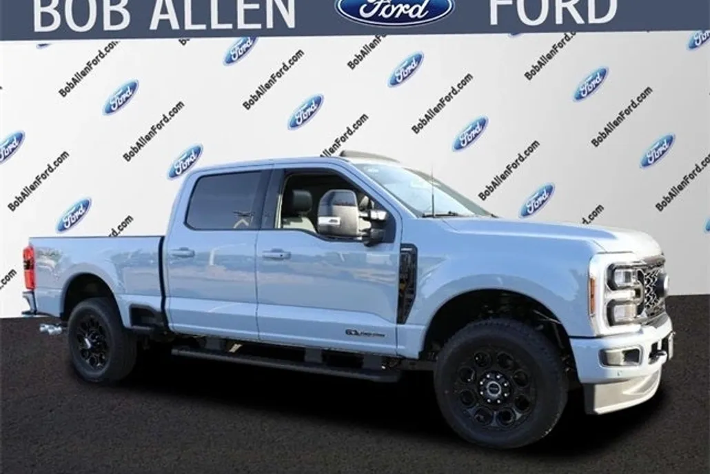 2025 Ford F-250 Lariat photo 1