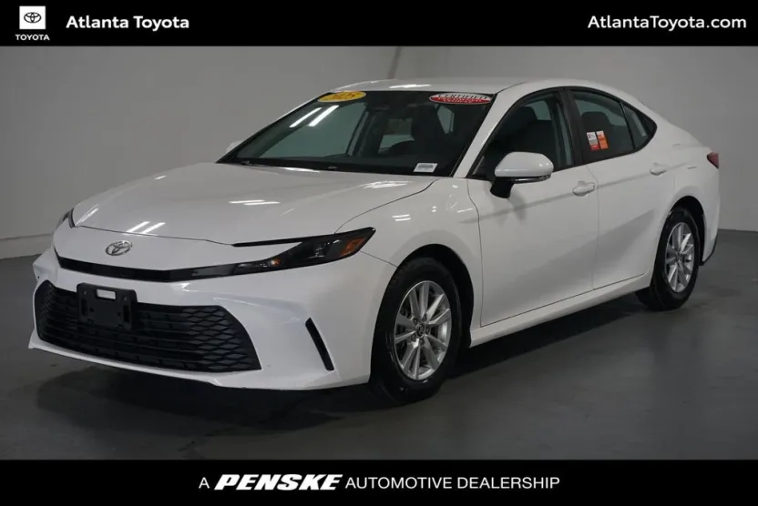 2025 Toyota Camry LE photo 1