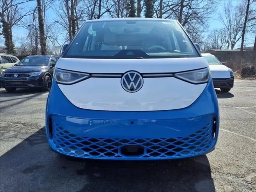 2025 Volkswagen ID. Buzz photo 1