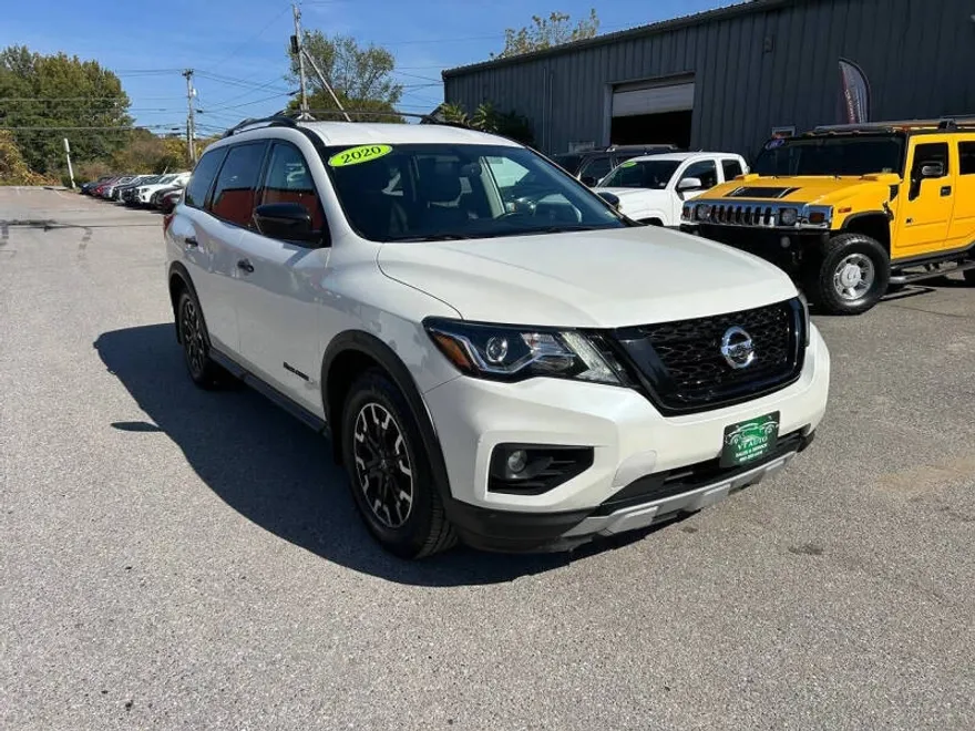 2020 Nissan Pathfinder SV photo 1