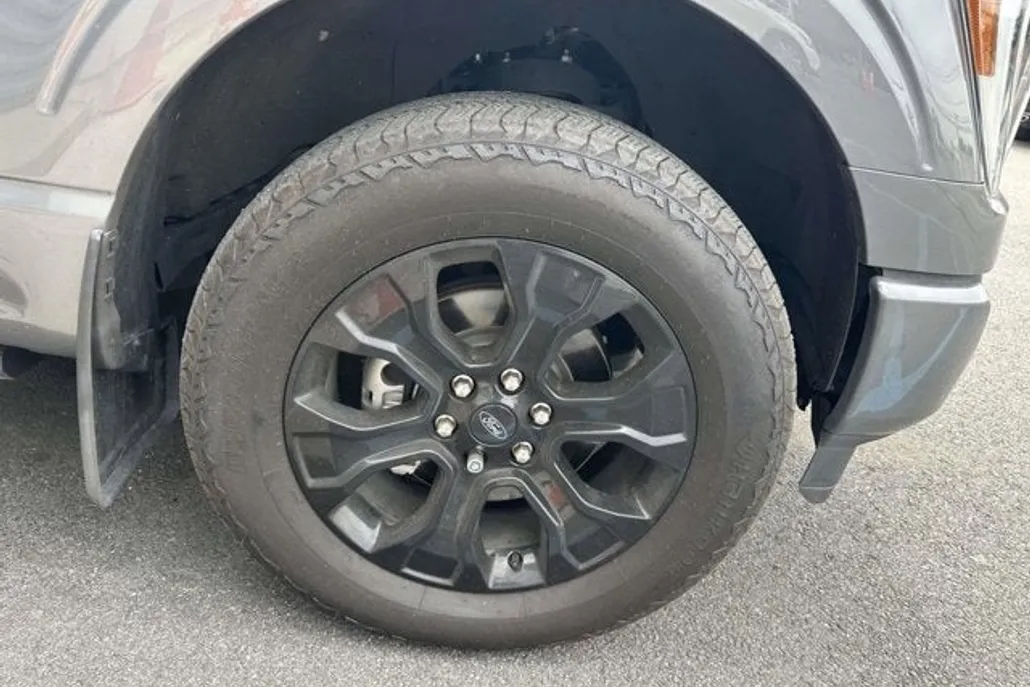 2023 Ford F-150 Lariat photo 1
