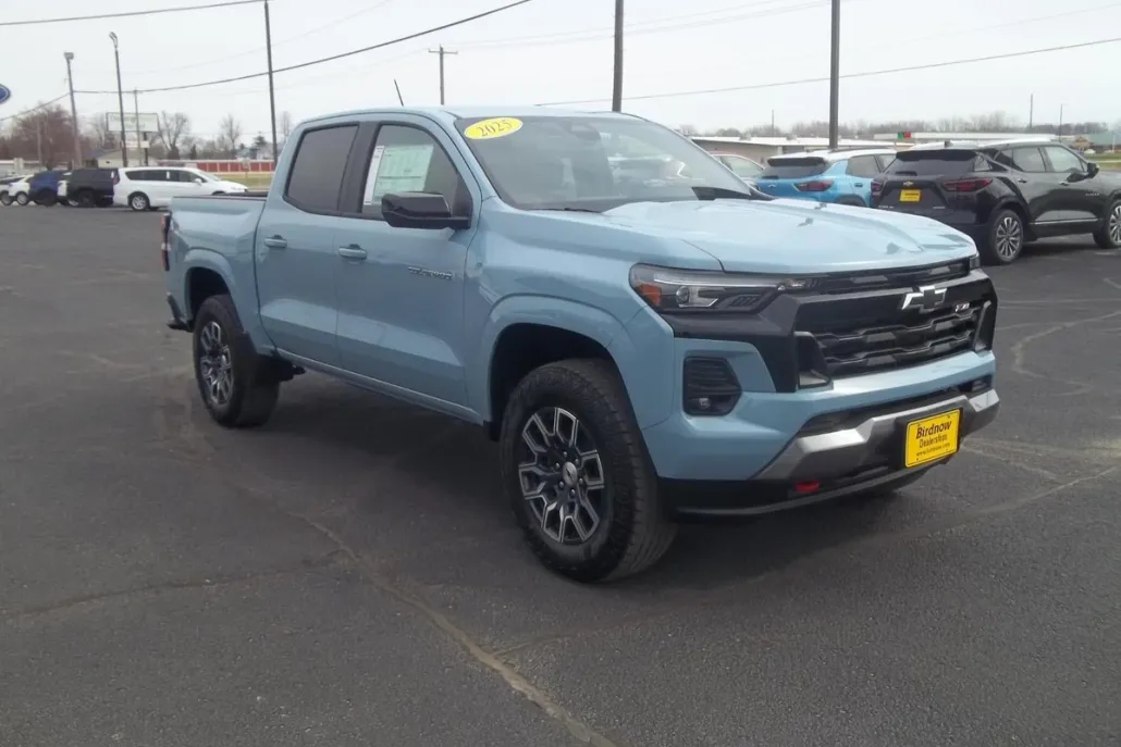 2025 Chevrolet Colorado Z71 photo 1