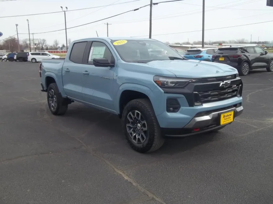 2025 Chevrolet Colorado Z71 photo 1