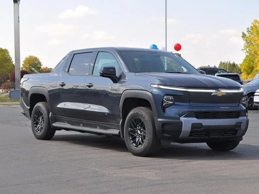 2025 Chevrolet Silverado EV LT photo 1