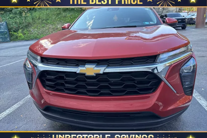 2024 Chevrolet Trax LS photo 1