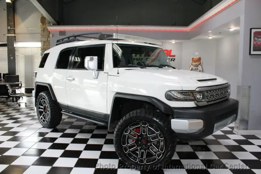 2013 Toyota FJ Cruiser Base photo 1