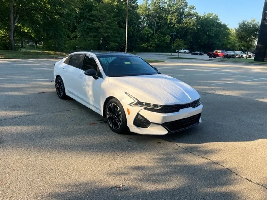 2022 Kia K5 GT-Line photo 1