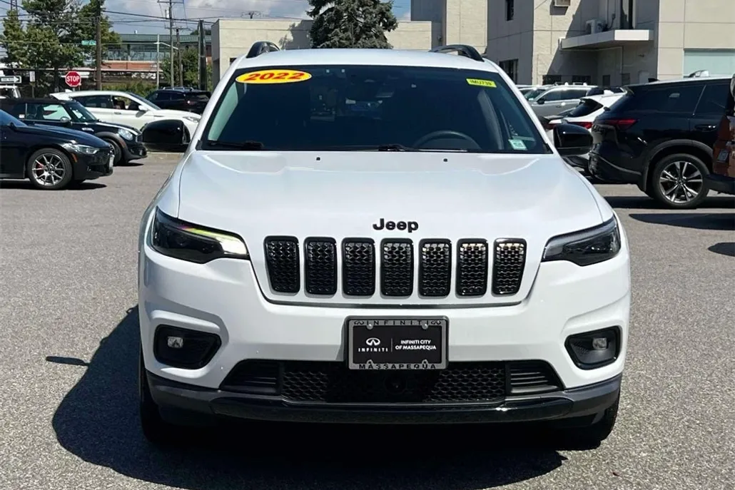 2022 Jeep Cherokee Altitude photo 1