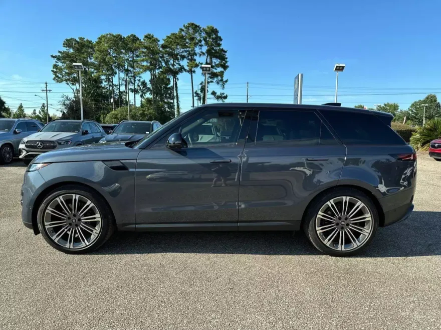 2025 Land Rover Range Rover Sport SE photo 1