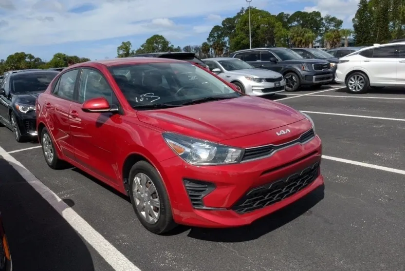 2022 Kia Rio S photo 1