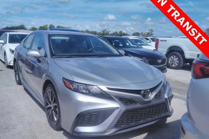 2023 Toyota Camry SE photo 1
