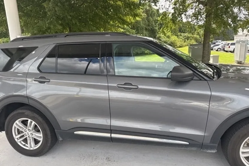 2022 Ford Explorer XLT photo 1