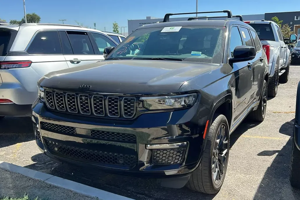 2023 Jeep Grand Cherokee Summit Reserve photo 1