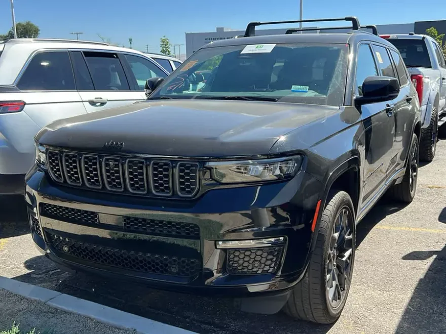 2023 Jeep Grand Cherokee Summit Reserve photo 1