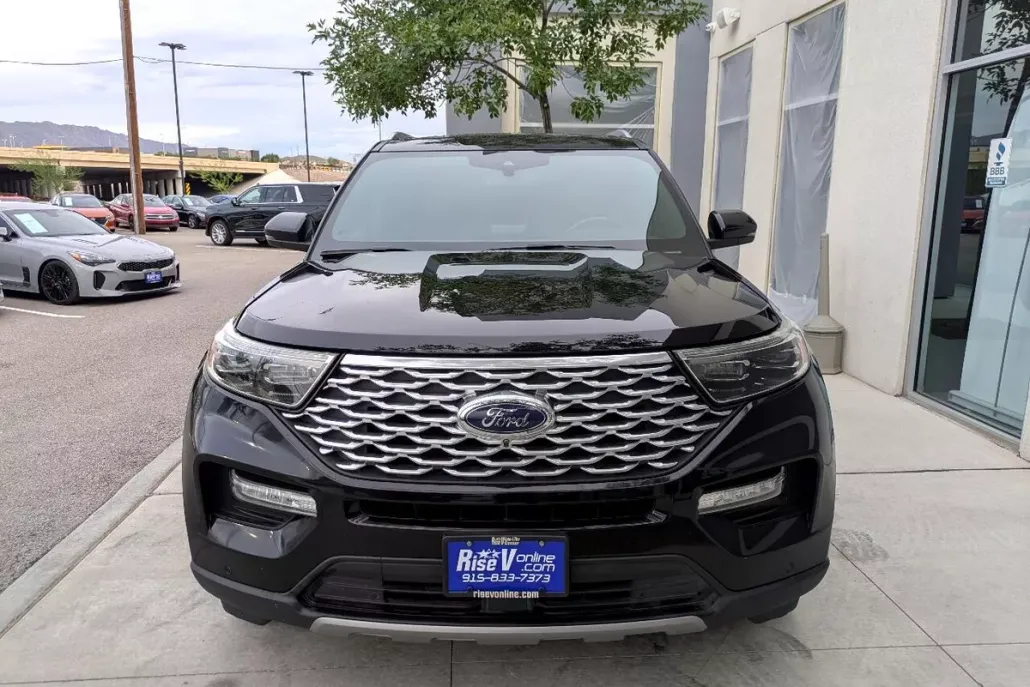 2020 Ford Explorer Platinum photo 1