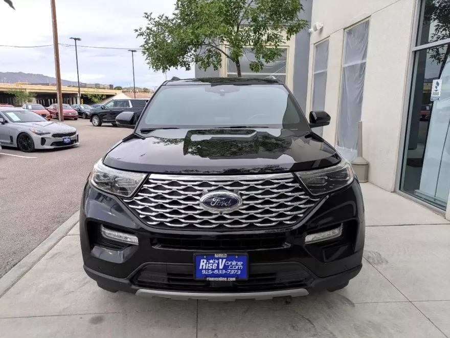 2020 Ford Explorer Platinum photo 1