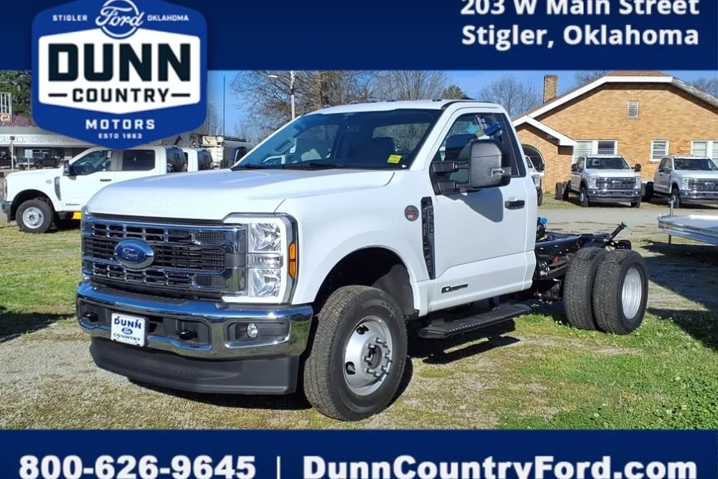 2025 Ford F-350 XL photo 1