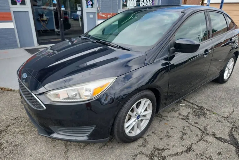 2018 Ford Focus SE photo 1