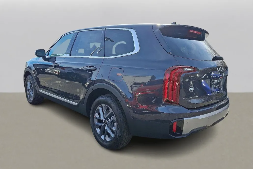 2025 Kia Telluride LX photo 1