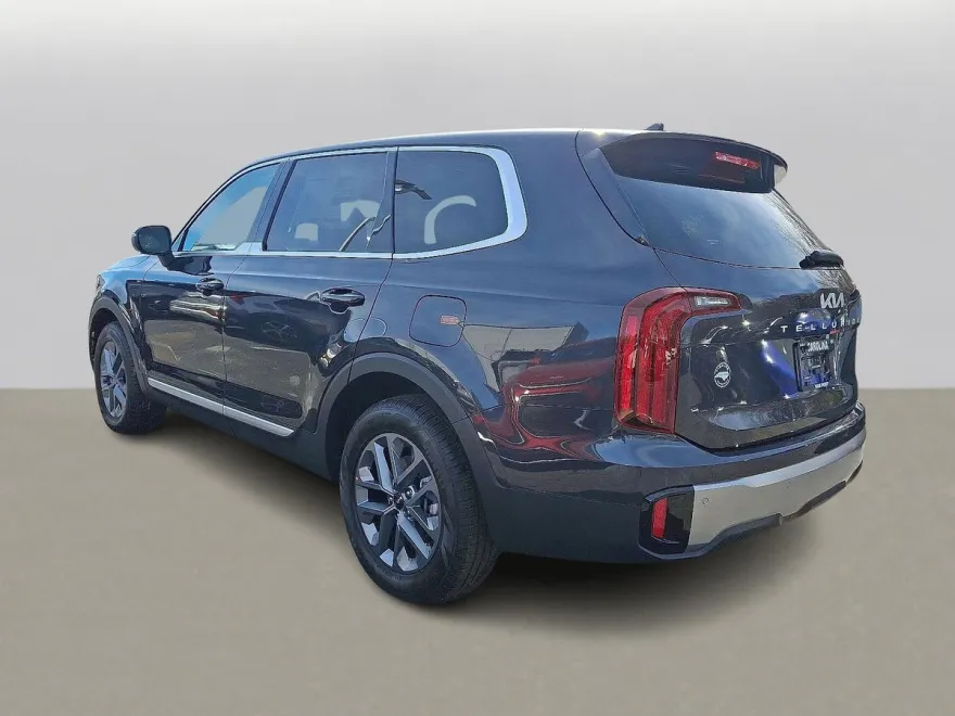 2025 Kia Telluride LX photo 1