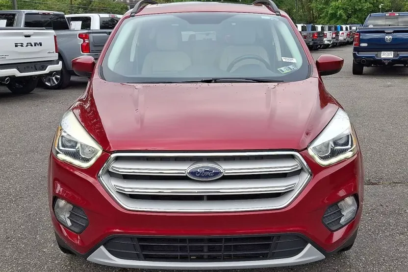 2018 Ford Escape SEL photo 1