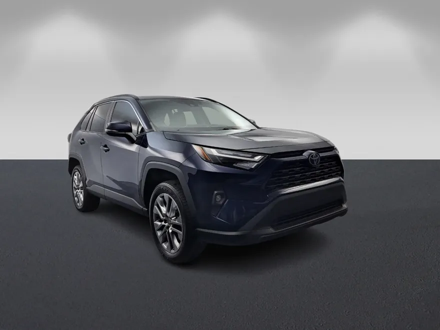 2023 Toyota RAV4 XLE Premium photo 1
