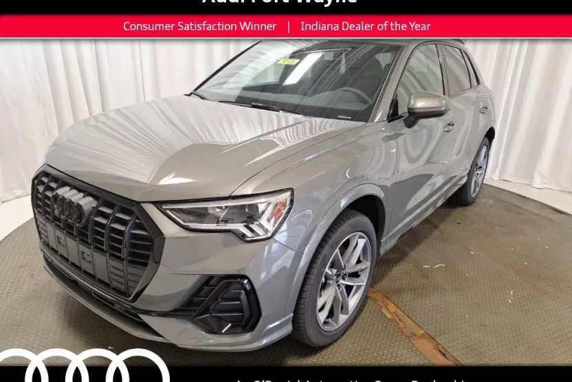 2025 Audi Q3 45 TFSI S line Premium photo 1