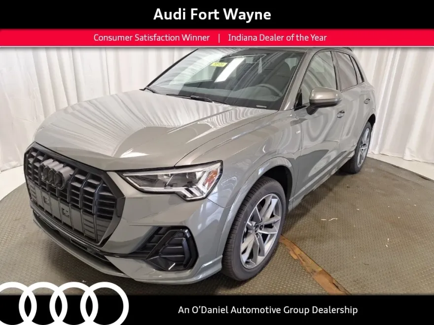 2025 Audi Q3 45 TFSI S line Premium photo 1