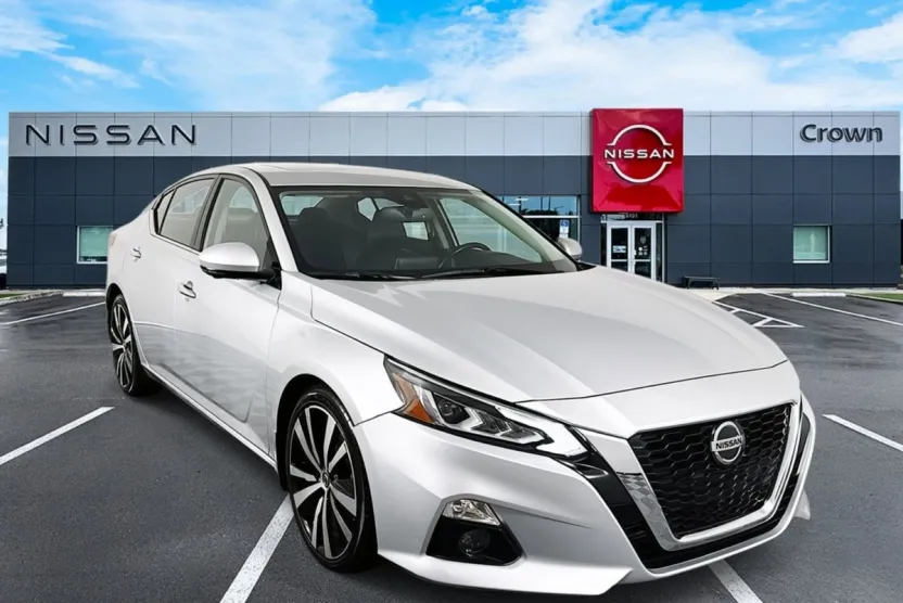 2020 Nissan Altima Platinum photo 1