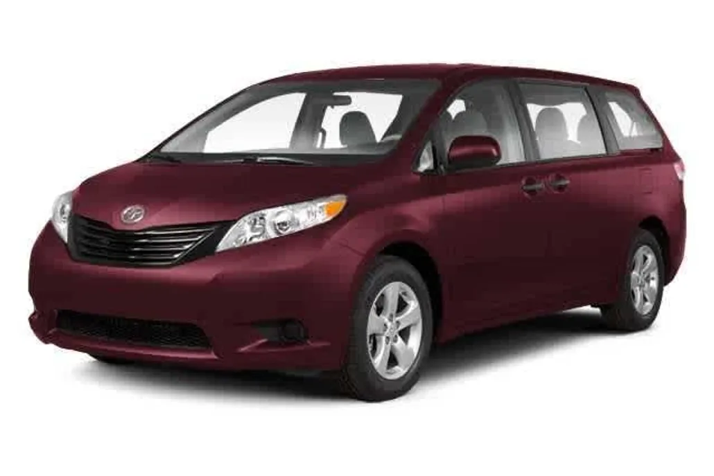 2011 Toyota Sienna LE photo 1