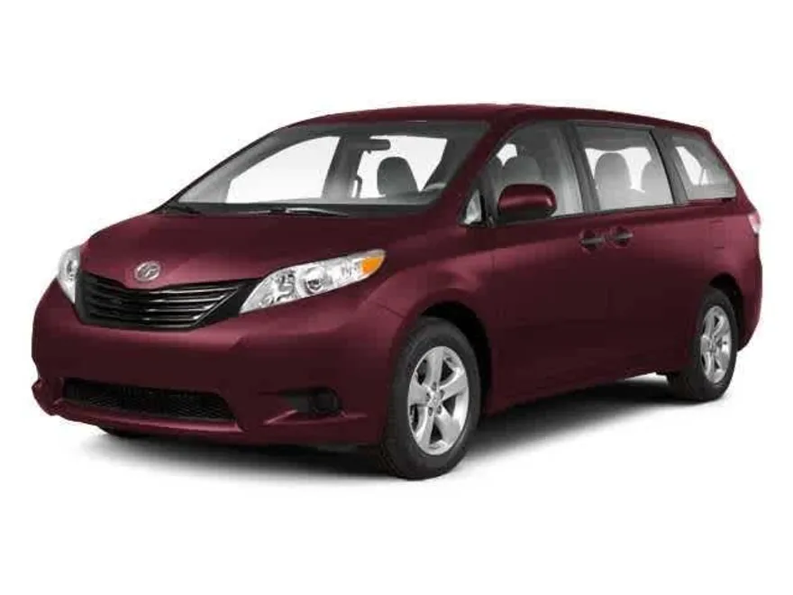 2011 Toyota Sienna LE photo 1
