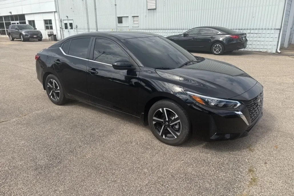 2024 Nissan Sentra SV photo 1