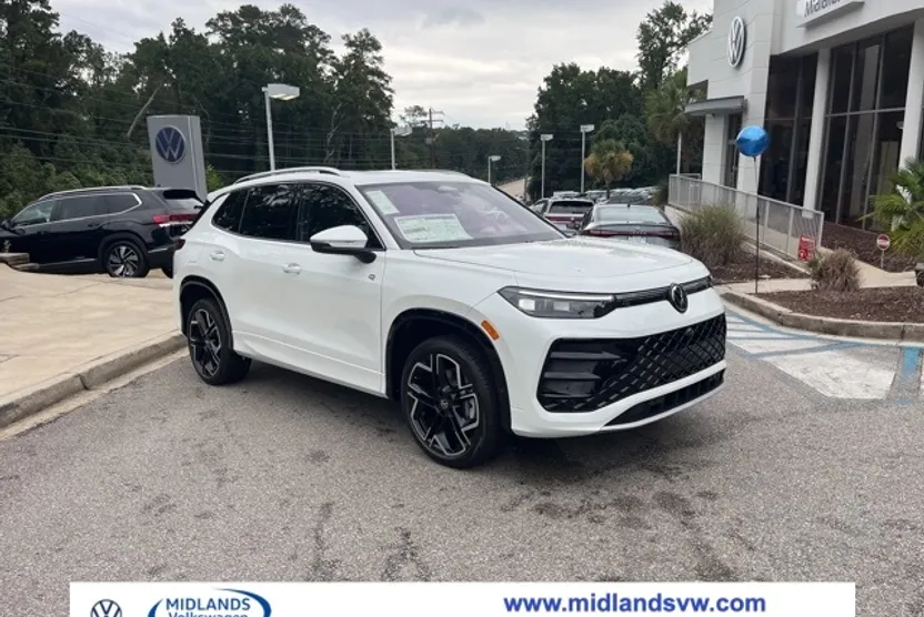 2025 Volkswagen Tiguan SEL R-Line Black photo 1