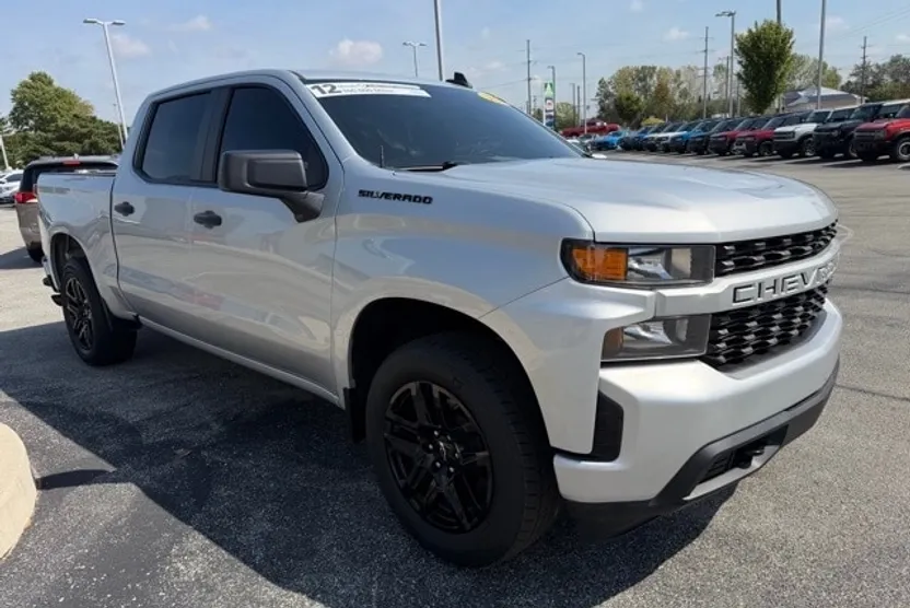 2022 Chevrolet Silverado 1500 Custom photo 1