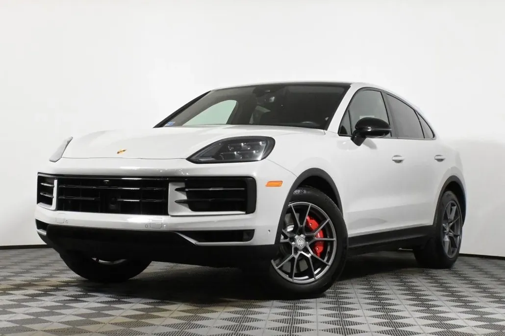 2024 Porsche Cayenne S Coupe photo 1