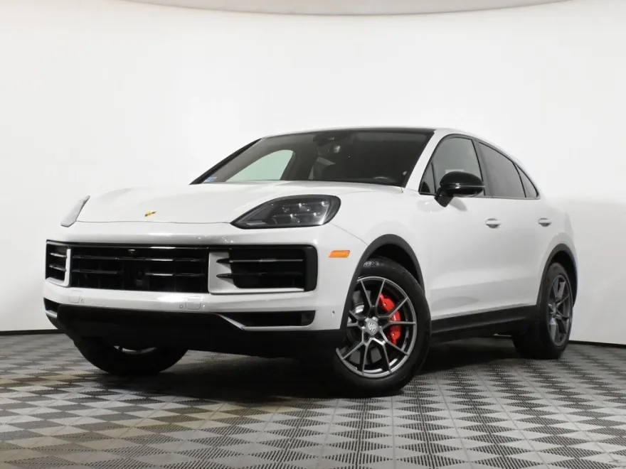 2024 Porsche Cayenne S Coupe photo 1