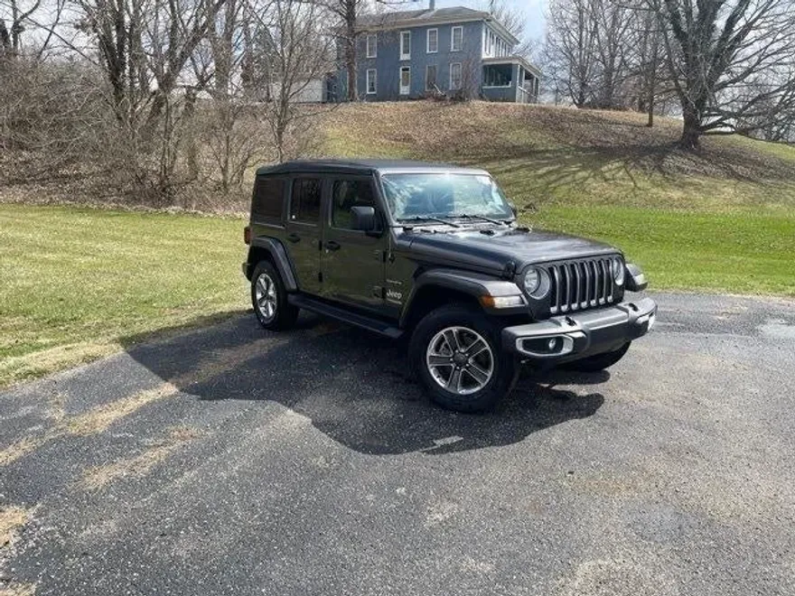 2021 Jeep Wrangler Unlimited Sahara photo 1