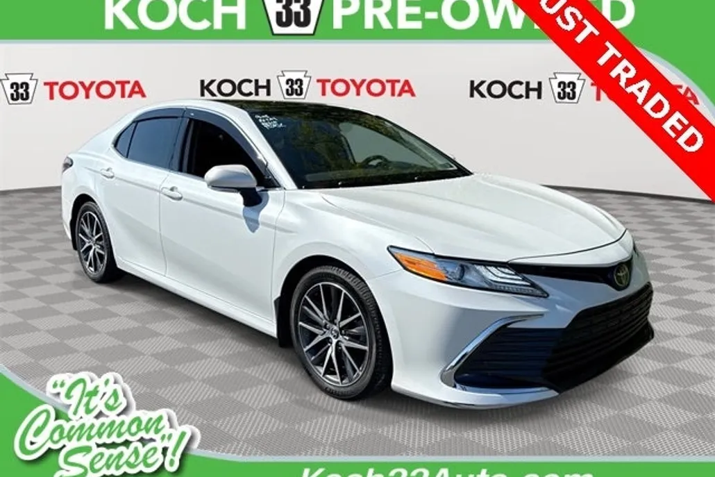 2023 Toyota Camry XLE photo 1